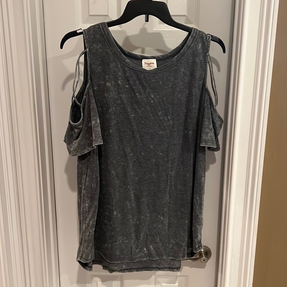 Ladies Gray Cold Shoulder Top Hayden XL Like New